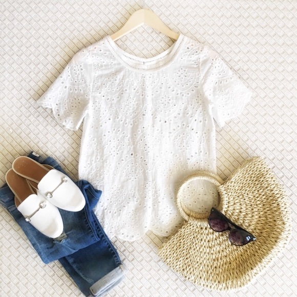 LAST: Small Open-back Eyelet Top - Picture 2 of 7